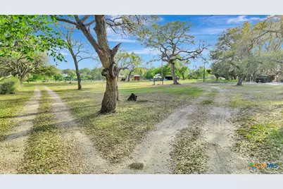 405 Camino Drive, Victoria, TX 77905 - Photo 7