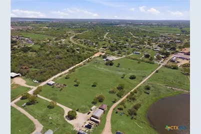 7293 Fm 327, Elmendorf, TX 78112 - Photo 17