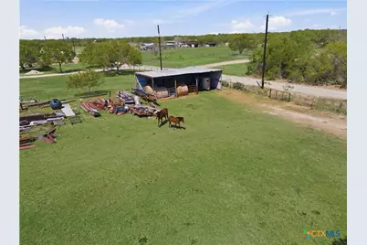 7293 Fm 327, Elmendorf, TX 78112 - Photo 11