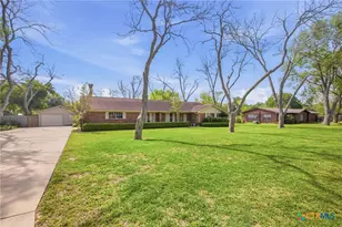 501 Dundee St, Victoria, TX 77904 - Photo 3