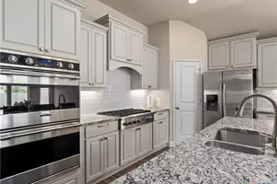 1186 Yaupon Loop, New Braunfels, TX 78132 - Photo 9