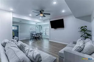 1306 Pleasant St, Gatesville, TX 76528 - Photo 3