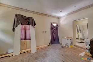 116 S Cypress Ave, Luling, TX 78648 - Photo 5