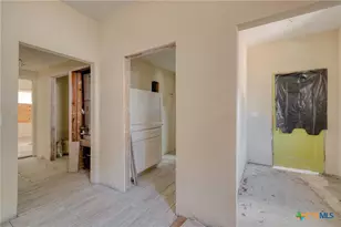 116 S Cypress Ave, Luling, TX 78648 - Photo 9