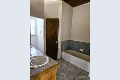 218 Atkinson Avenue, Copperas Cove, TX 76522 - Photo 13