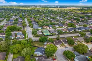 330 Macon Creek, Victoria, TX 77901 - Photo 5