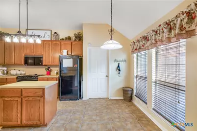 330 Macon Creek, Victoria, TX 77901 - Photo 11