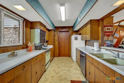 3187 Lakeview Drive, Canyon Lake, TX 78133 - Photo 9