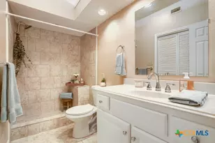 8655 Datapoint Dr, San Antonio, TX 78229 - Photo 17