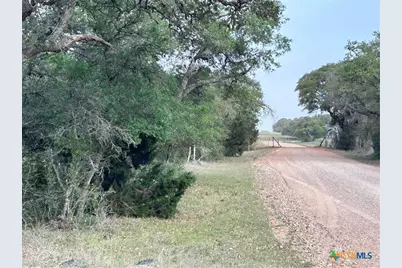 1022 County Road 438, Yoakum, TX 77995 - Photo 15