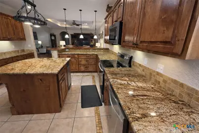 901 Deertrail Drive, San Marcos, TX 78666 - Photo 7