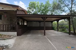 901 Deertrail Dr, San Marcos, TX 78666 - Photo 33