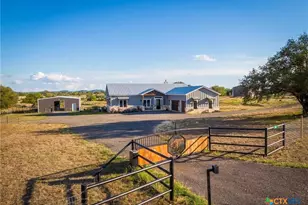 345 Laguna Rd, Bandera, TX 78003 - Photo 3