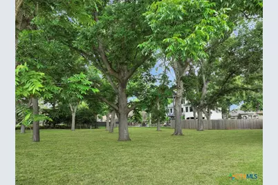 130 Milagros, Seguin, TX 78155 - Photo 9