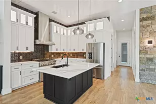 670 Magazine Ave, New Braunfels, TX 78130 - Photo 9