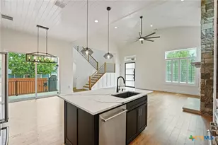 670 Magazine Ave, New Braunfels, TX 78130 - Photo 11