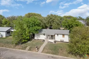 505 S Summer St, Lampasas, TX 76550 - Photo 3