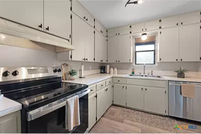 505 S Summer Street, Lampasas, TX 76550 - Photo 9