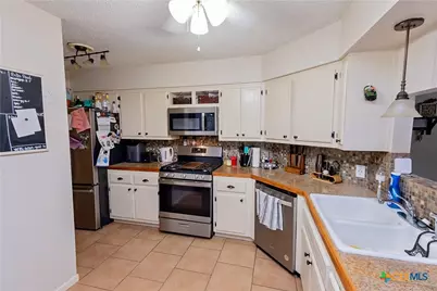 227 Briarmeadow Lane, Victoria, TX 77904 - Photo 7