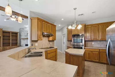 15 Huron Street, Victoria, TX 77905 - Photo 7