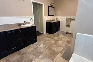310 N Carriage Hills Dr, Georgetown, TX 78626 - Photo 13