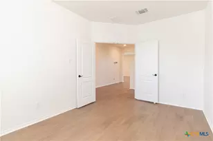 661 Bailey Park Dr, Jarrell, TX 76537 - Photo 5