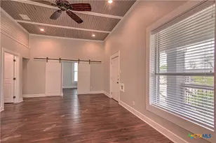 111 N 5th St, Temple, TX 76501 - Photo 9