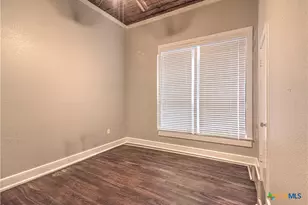 111 N 5th St, Temple, TX 76501 - Photo 17