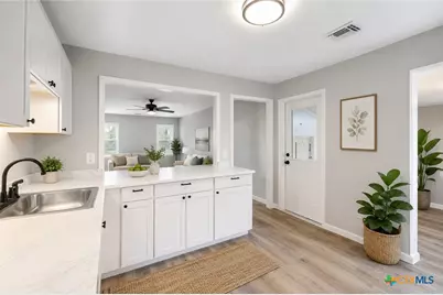 1610 E Rosebud Avenue, Victoria, TX 77901 - Photo 5