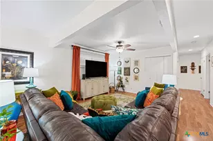 216 E 21st Ave, Belton, TX 76513 - Photo 9