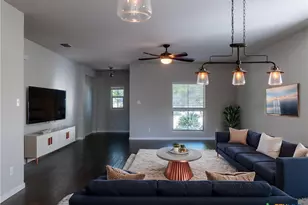 829 Manhattan, New Braunfels, TX 78130 - Photo 13