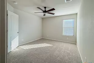 829 Manhattan, New Braunfels, TX 78130 - Photo 25