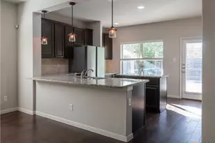 829 Manhattan, New Braunfels, TX 78130 - Photo 7