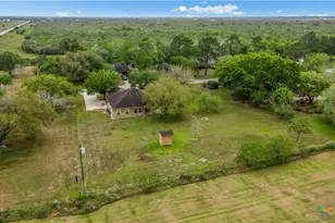204 James St, Inez, TX 77968 - Photo 31