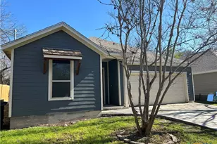 184 E Torrey St, New Braunfels, TX 78130 - Photo 1