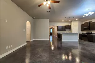 184 E Torrey St, New Braunfels, TX 78130 - Photo 5