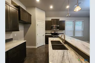 184 E Torrey Street, New Braunfels, TX 78130 - Photo 9