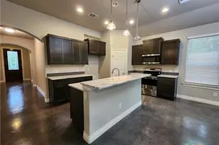 184 E Torrey St, New Braunfels, TX 78130 - Photo 7