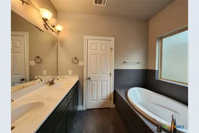 184 E Torrey Street, New Braunfels, TX 78130 - Photo 17