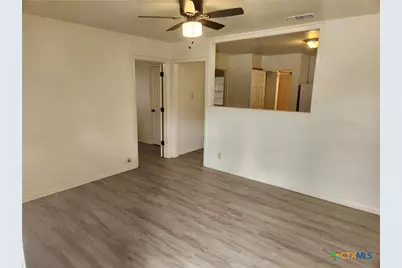 1802 W Avenue H #D, Temple, TX 76504 - Photo 3