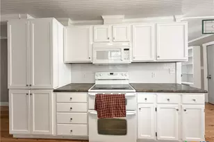 462 Flatrock Dr, Canyon Lake, TX 78133 - Photo 11