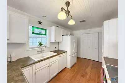 462 Flatrock Drive, Canyon Lake, TX 78133 - Photo 13