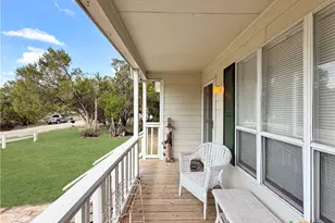 462 Flatrock Dr, Canyon Lake, TX 78133 - Photo 3