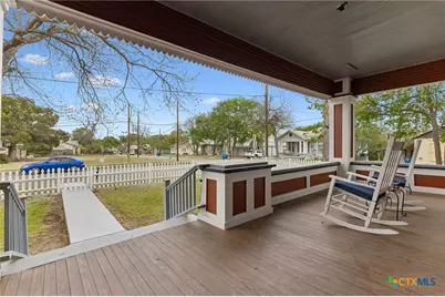 292 S Gilbert Avenue, New Braunfels, TX 78130 - Photo 5