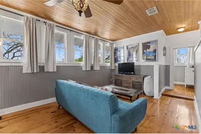 292 S Gilbert Avenue, New Braunfels, TX 78130 - Photo 23