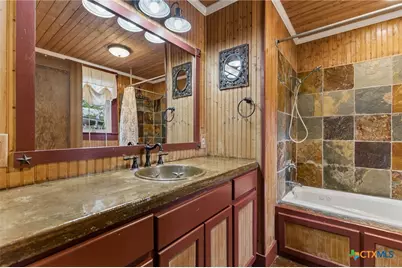 292 S Gilbert Avenue, New Braunfels, TX 78130 - Photo 17