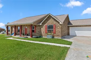 145 Gentle Breeze, Floresville, TX 78114 - Photo 15