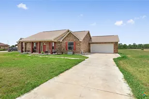 145 Gentle Breeze, Floresville, TX 78114 - Photo 13