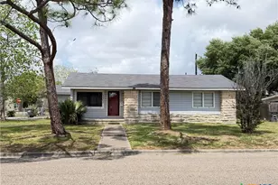 1902 Navidad St, Victoria, TX 77901 - Photo 1