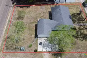 1902 Navidad St, Victoria, TX 77901 - Photo 7